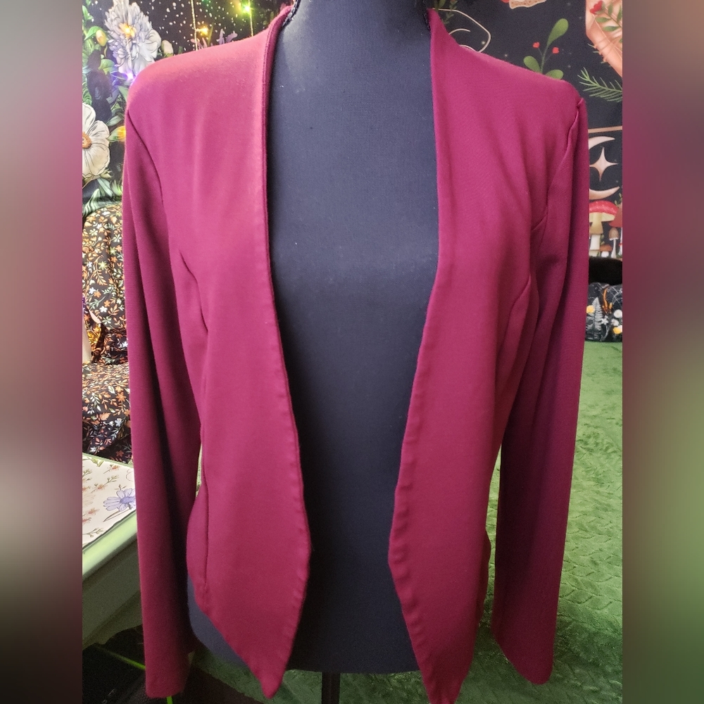 Burgundy open front long sleeved cardigan